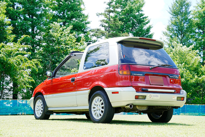 三菱・RVRオープンギアのリヤビュー