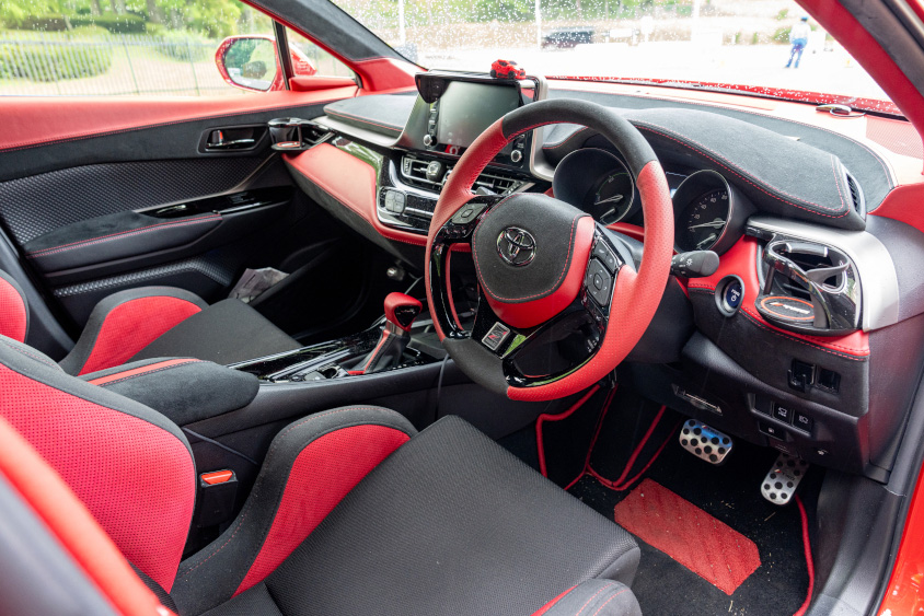 トヨタ・C-HRのインテリア