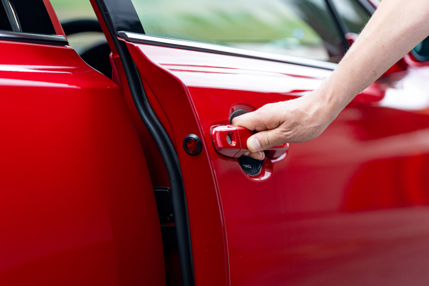 トヨタ・C-HRのイージードアクローズ