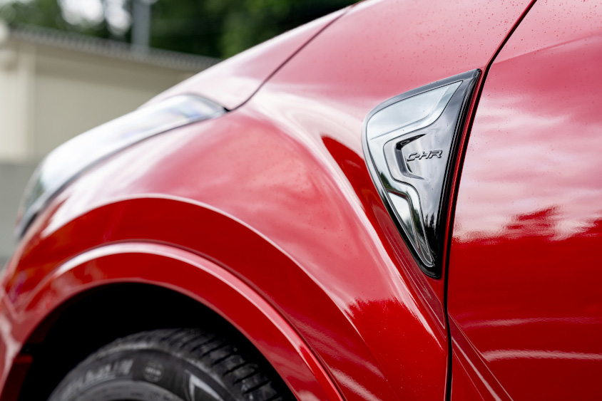 トヨタ・C-HRのサイドロゴ