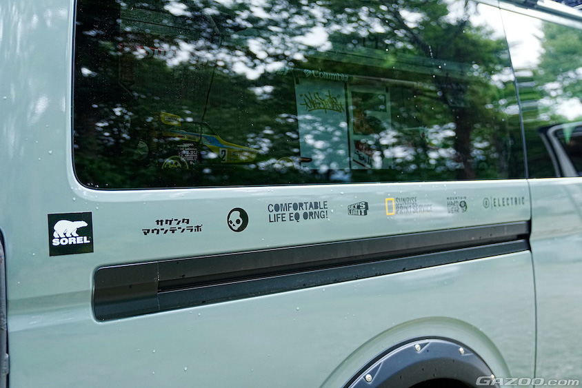 トヨタ・ハイエースのステッカー