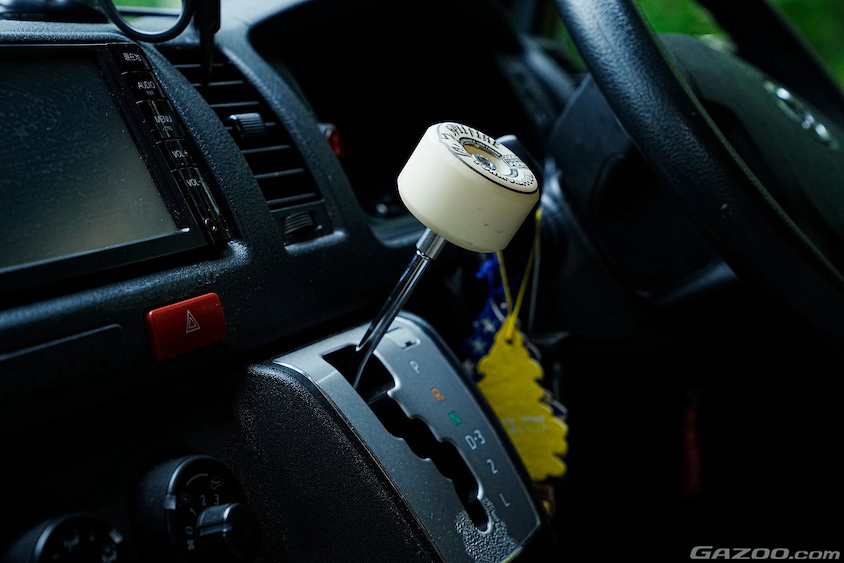トヨタ・ハイエースのシフトノブ