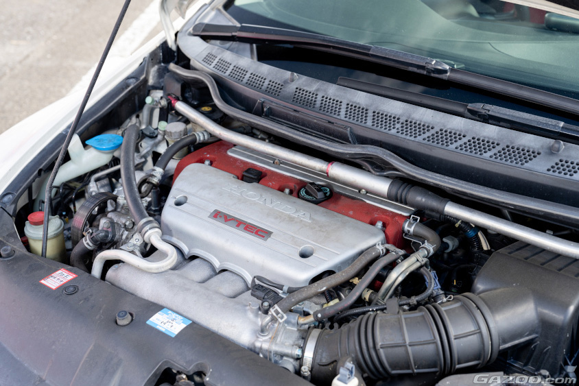 ホンダ・シビックタイプR（FD2）のエンジンルーム