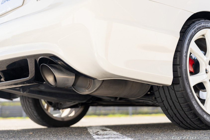 ホンダ・シビックタイプR（FD2）のマフラー