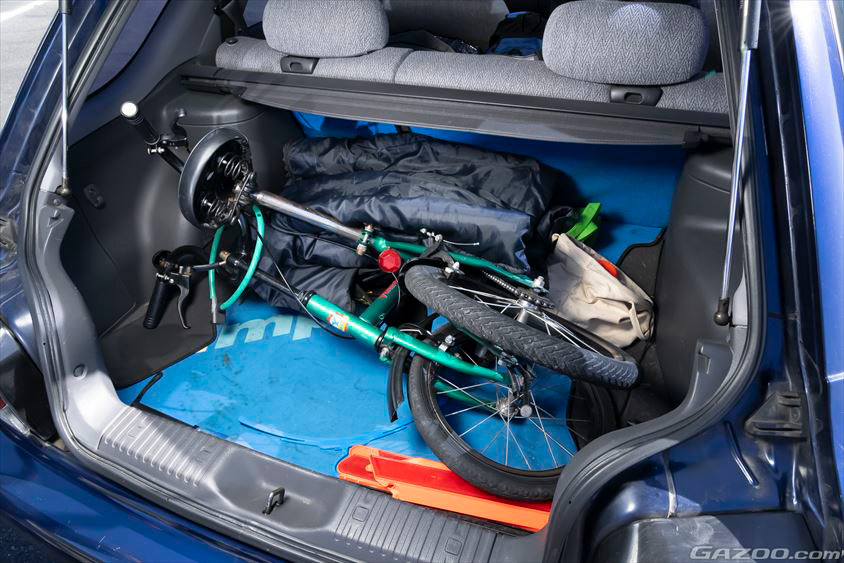 スバル・インプレッサスポーツワゴンのラゲッジルーム