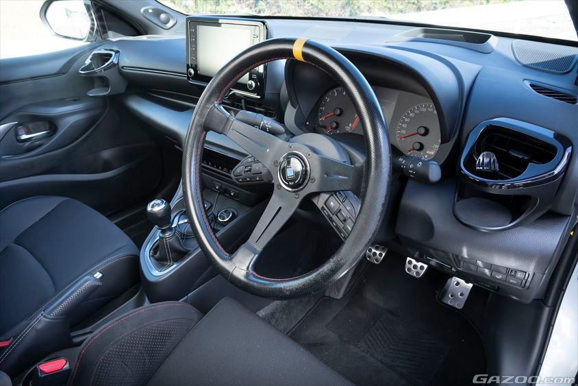 トヨタ・GRヤリスの運転席