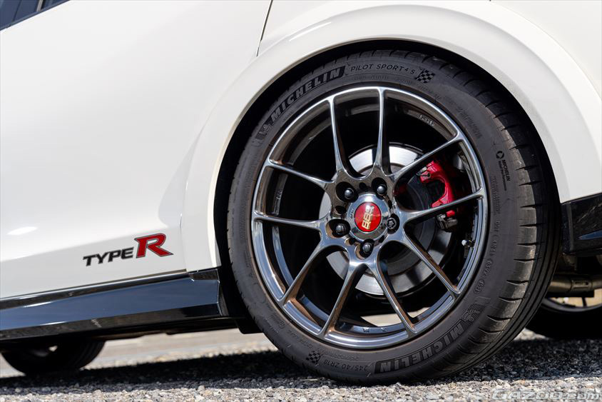 シビックタイプR（FK2）のBBSホイールとミシュランタイヤ