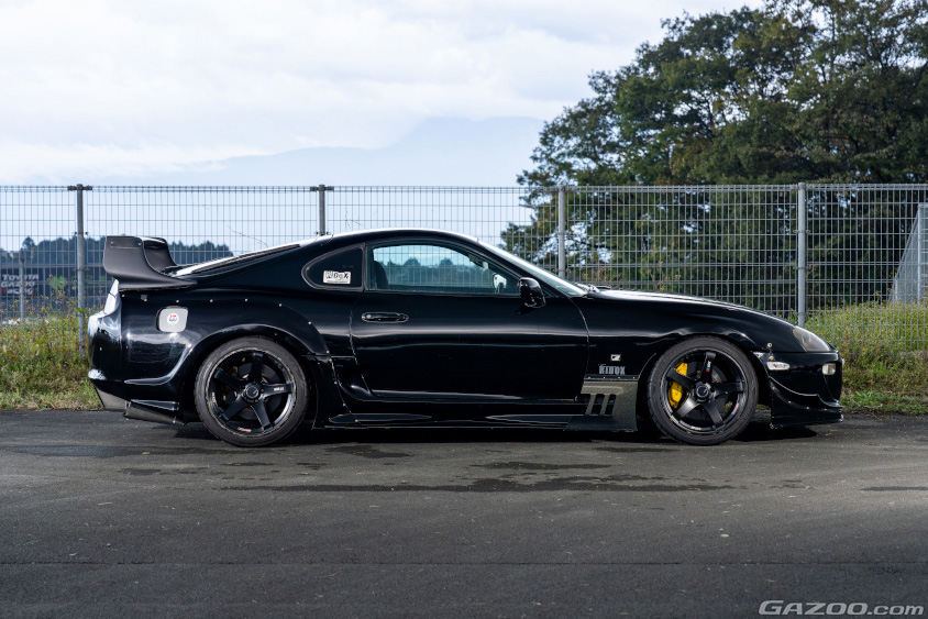 トヨタ・スープラ（80）の右サイド