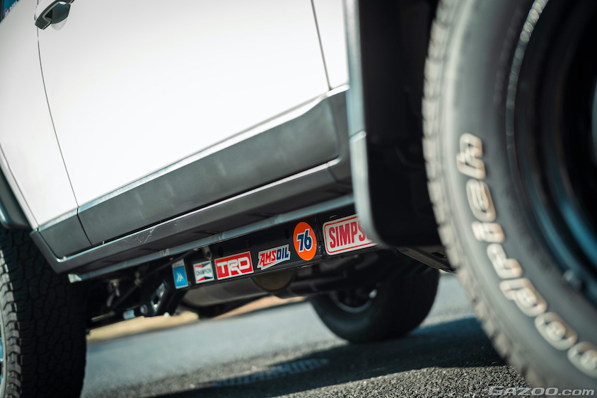 トヨタ・FJクルーザーのサイドステップに貼ったステッカー
