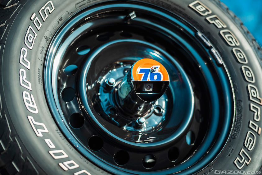 トヨタ・FJクルーザーの背面タイヤのバックカメラ