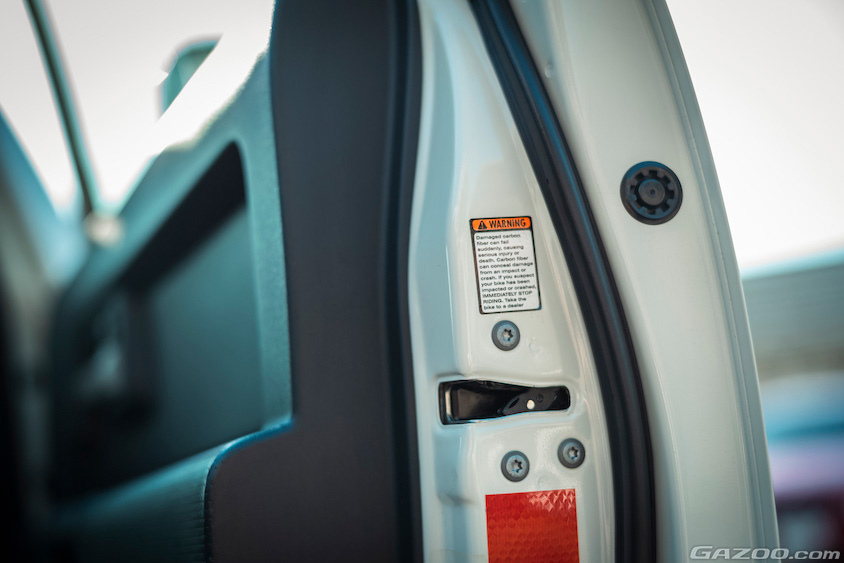 トヨタ・FJクルーザーのドアに貼ったシール