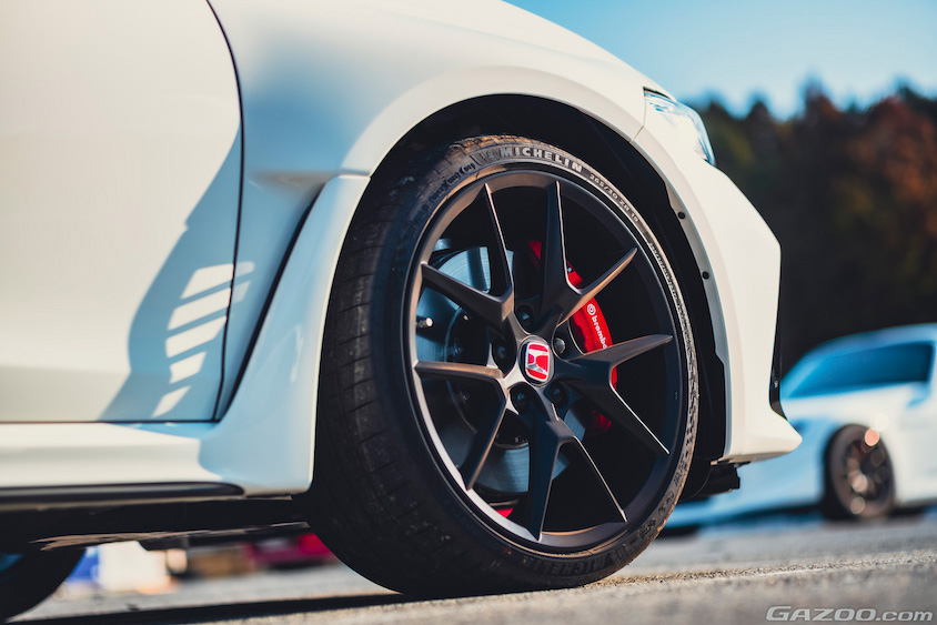 ホンダ・シビックタイプRのホイールとタイヤ