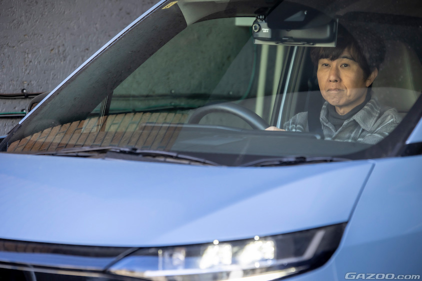 日産・サクラとオーナーの藤本健さん