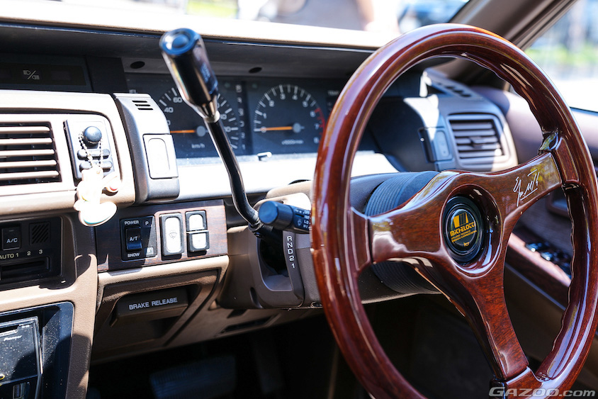 日産・Y31セドリックのステアリング