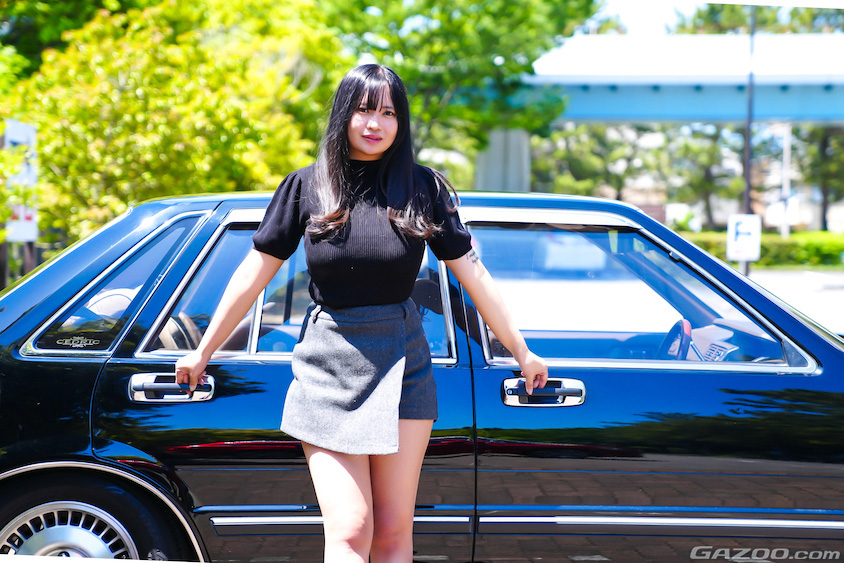 日産・Y31セドリックと桜田りささん