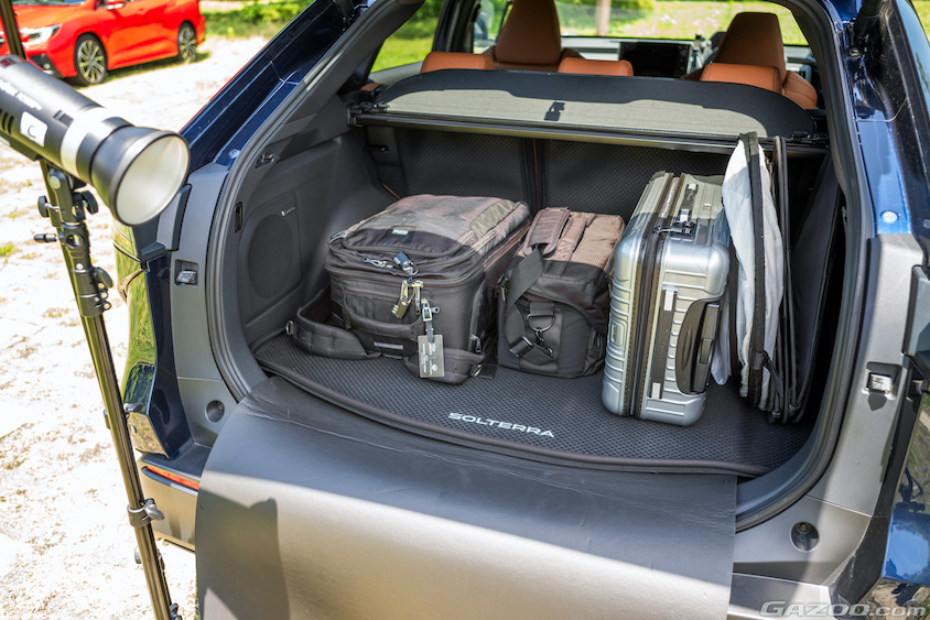 スバル・ソルテラのラゲッジルーム