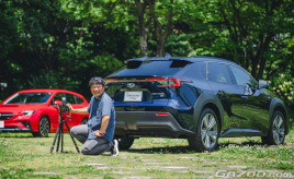 「エンジン＆MT至上主義」だったカメラマンを変えたEV、スバル ソルテラ