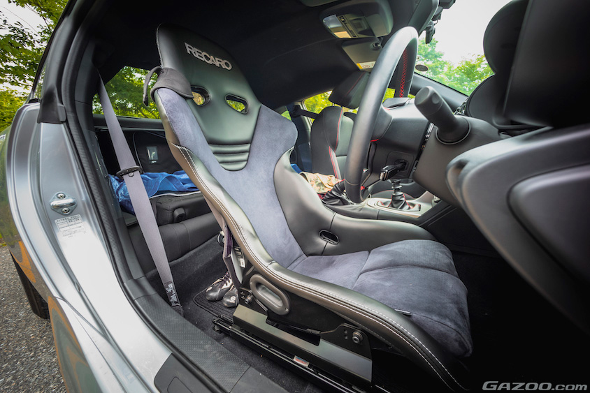 スバル・BRZの運転席