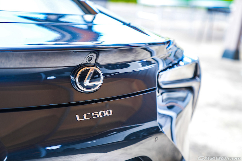 レクサス・LC500のリアのエンブレム