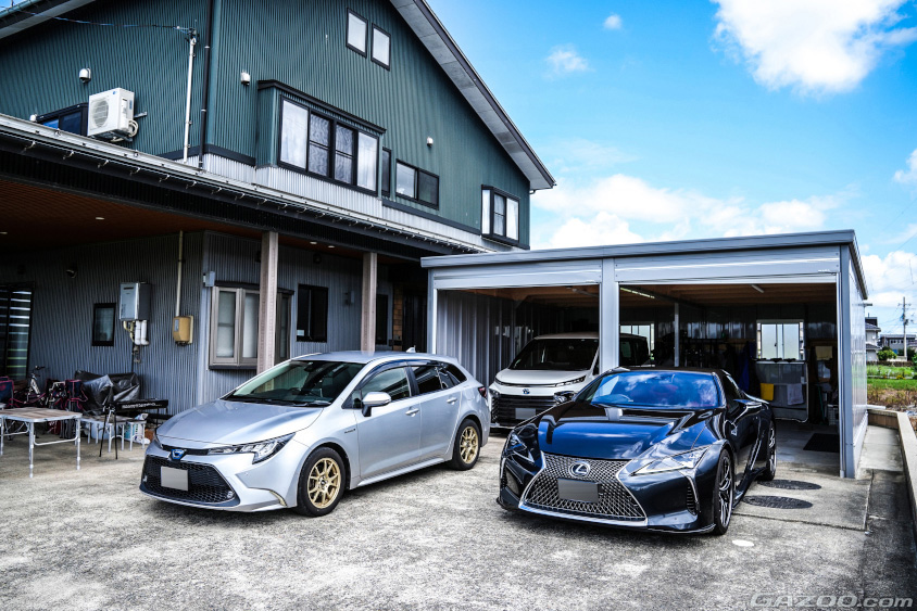 レクサス・LC500とトヨタ・カローラツーリング