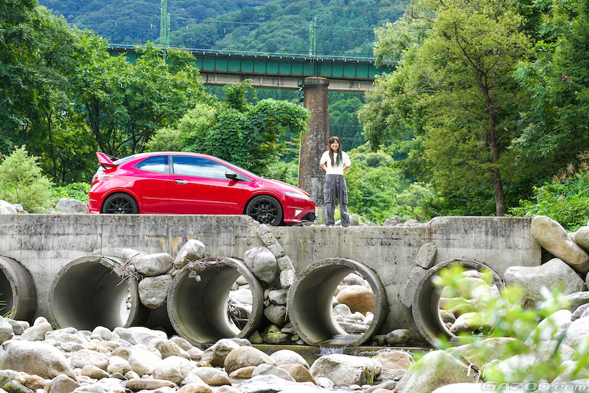 山奥の景色とシビックタイプRユーロ