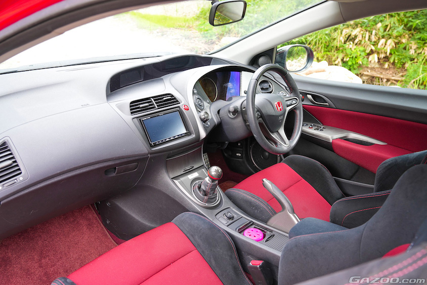 シビックタイプRユーロの運転席