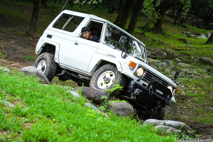トヨタ・ランドクルーザー70でトライアルに参戦するオーナー