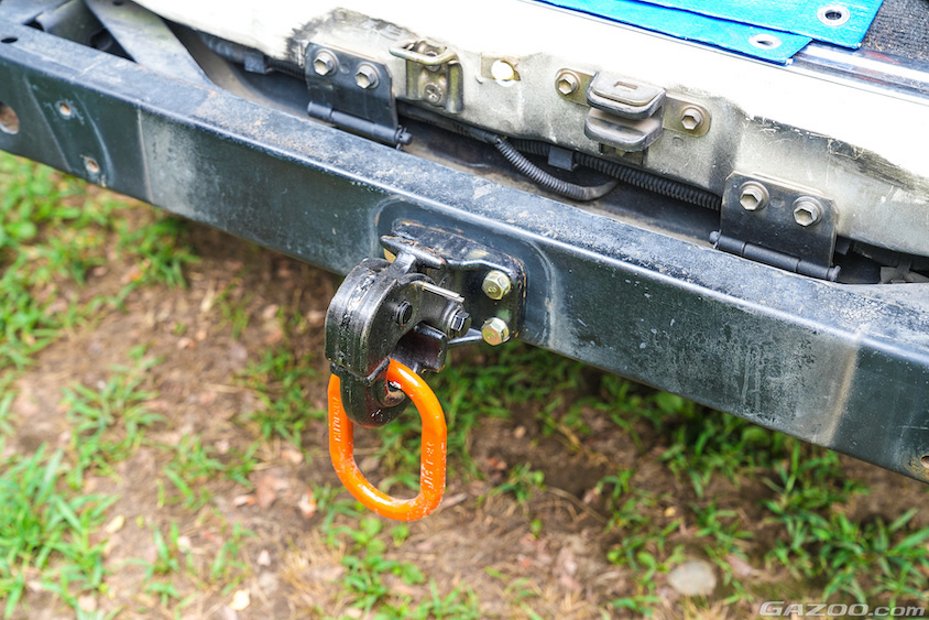 トヨタ・ランドクルーザー70の牽引フック