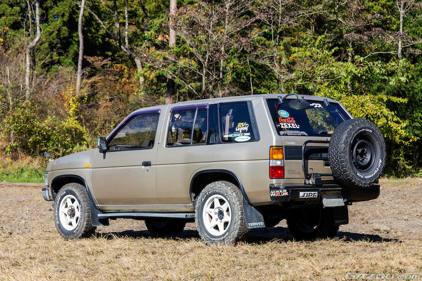 日産・テラノのリヤ