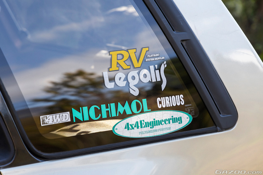 日産・テラノに貼られたステッカー