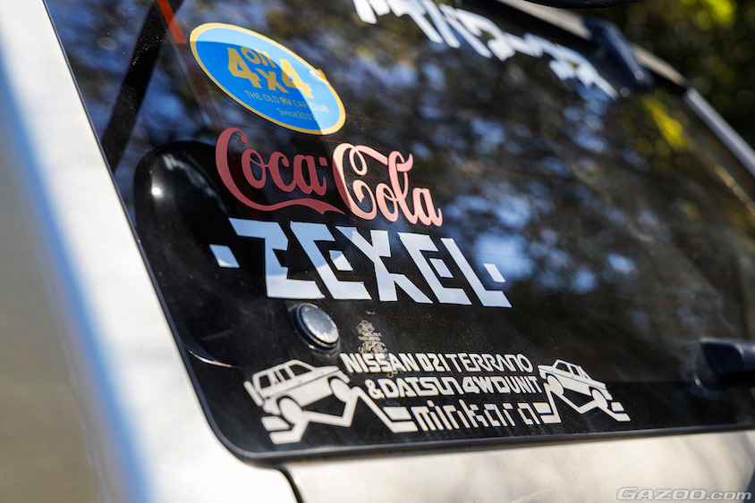 日産・テラノに貼られたステッカー