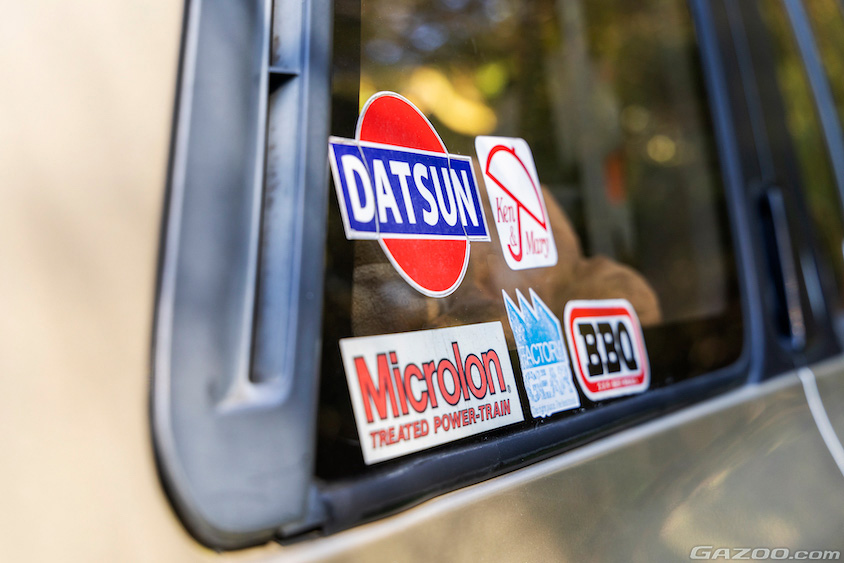 日産・テラノに貼られたステッカー