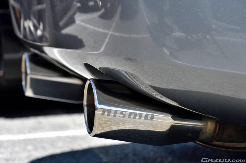 日産・フェアレディZ（Z33ロードスター）のニスモのマフラー