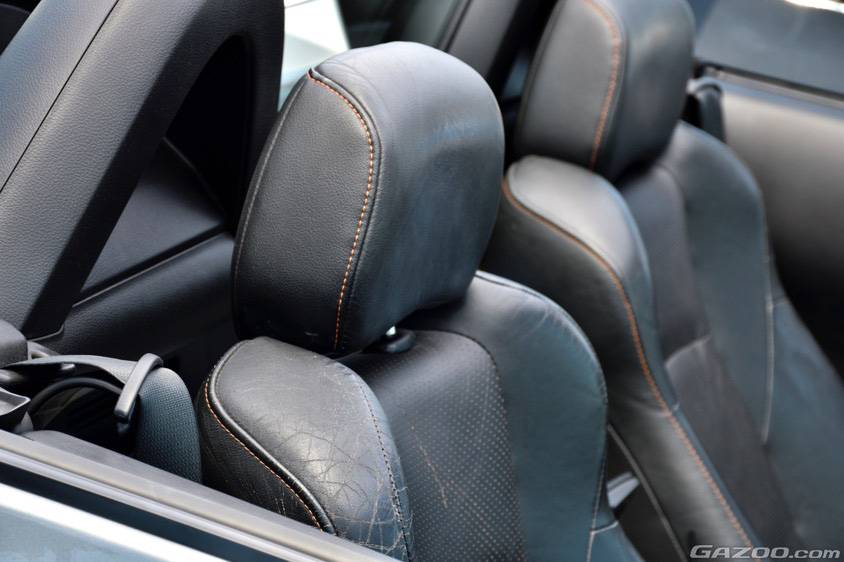 日産・フェアレディZ（Z33ロードスター）のシート