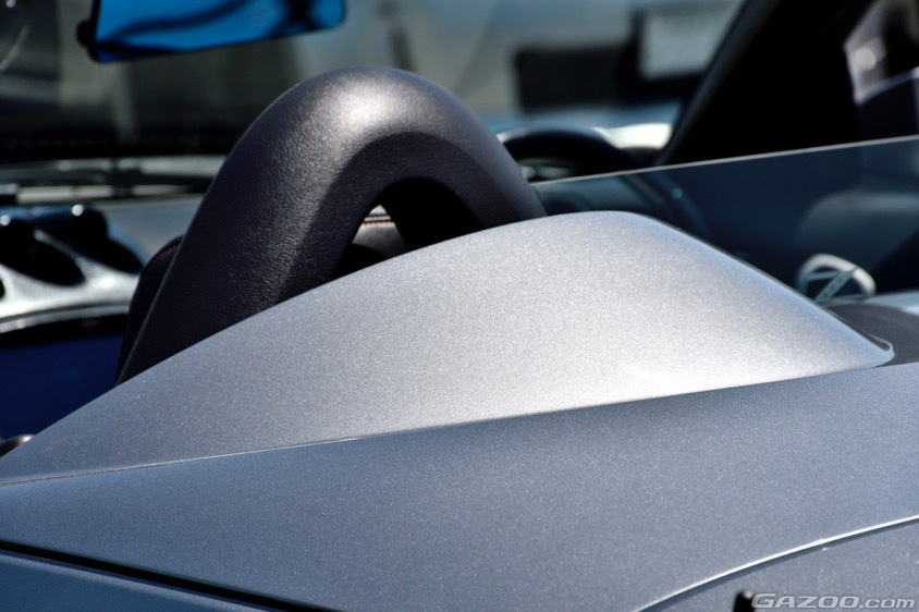 日産・フェアレディZ（Z33ロードスター）のロールバー