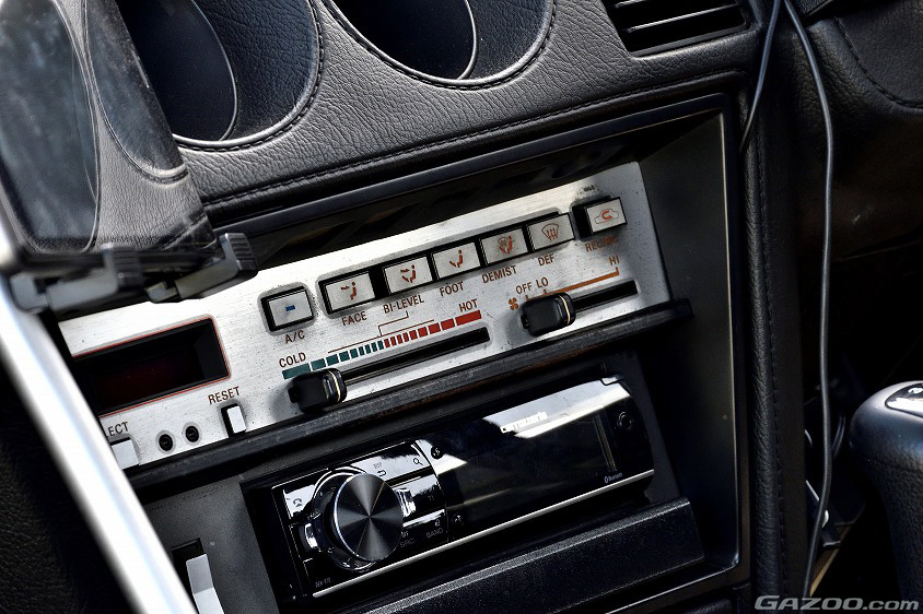 日産・フェアレディZ 200ZR（Z33型）のエアコンとオーディオ