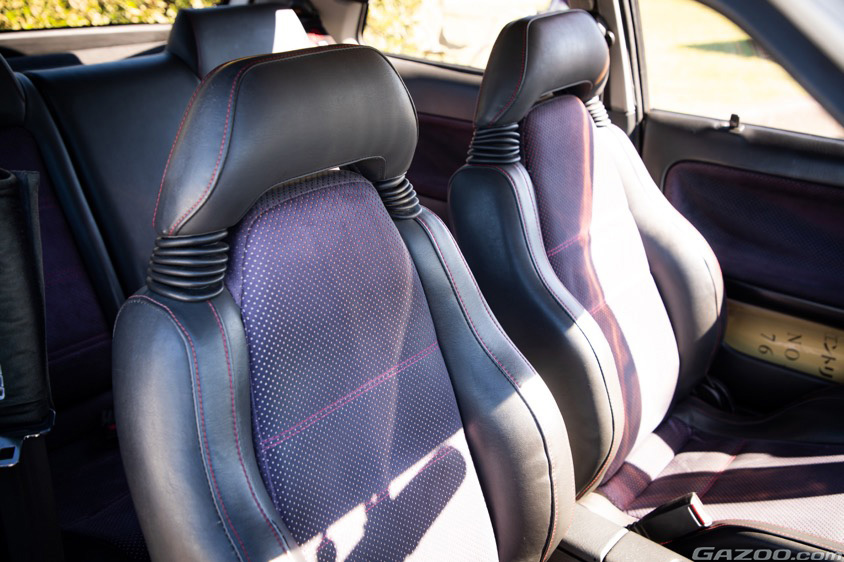 クラシックカーヘリテイジカーミーティングTTCM2023で愛車取材したマツダ・ファミリアGT-R(BG8Z型)の室内