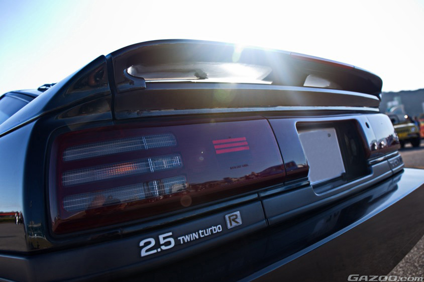 クラシックカーヘリテイジカーミーティングTTCM2023で愛車取材したトヨタ・70スープラ2.5 GTツインターボ R (JZA70型)