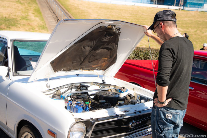 クラシックカーヘリテイジカーミーティングTTCM2023で愛車取材した1990年式の日産・サニートラック