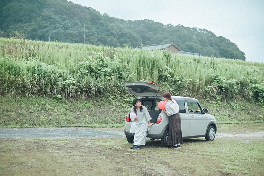 まるでペットみたいなスズキ アルトラパン と一緒に カメラ女子のフォトドライブ トヨタ自動車のクルマ情報サイト Gazoo まるでペットみたいなスズキ アルトラパン と一緒に カメラ女子のフォトドライブ トヨタ自動車のクルマ情報サイト Gazoo