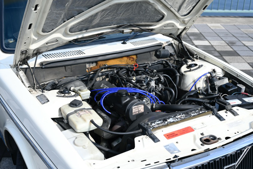 ボルボの240セダン（AB230）