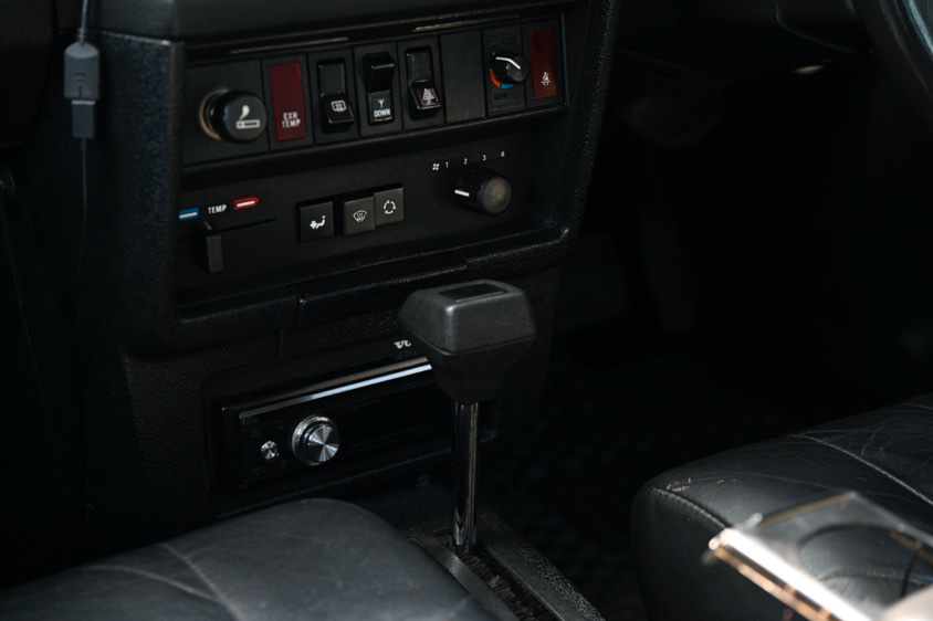 ボルボの240セダン（AB230）