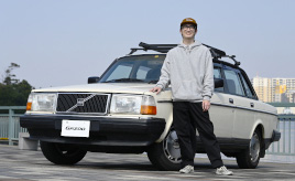 買い物から雪山まで普段使いに大活躍！　26才が所有するボルボ240は、ちょっと古くておしゃれなセダン