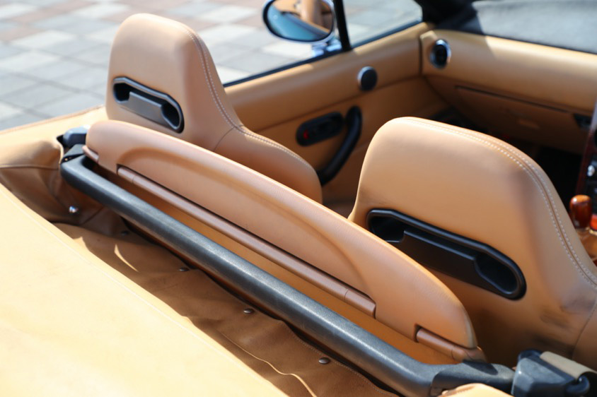 マツダ・NAロードスターに装着しているNBロードスター用のエアロボード