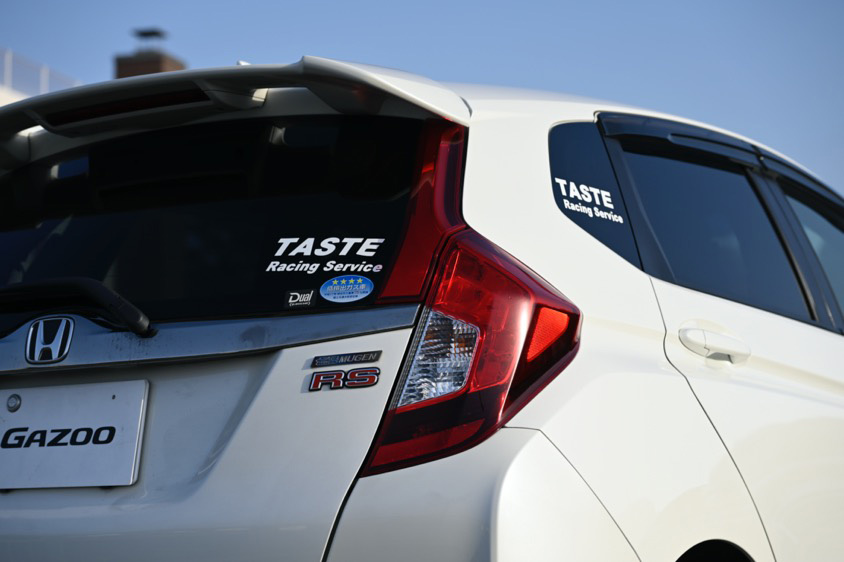無限エアロをまとったホンダ・フィットRSのリアランプ