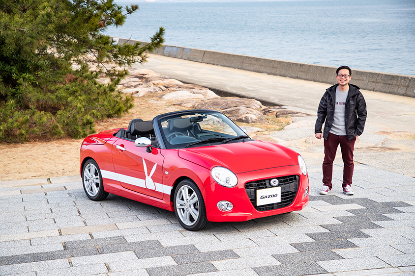 真っ赤な愛車は世界観を表現するための巨大なキャンパス 走りも見た目も楽しめる通勤快速コペン 取材地 福岡 トヨタ自動車のクルマ 情報サイト Gazoo 真っ赤な愛車は世界観を表現するための巨大なキャンパス 走りも見た目も楽しめる通勤快速コペン 取材地 福岡 トヨタ自動車のクルマ 情報サイト Gazoo