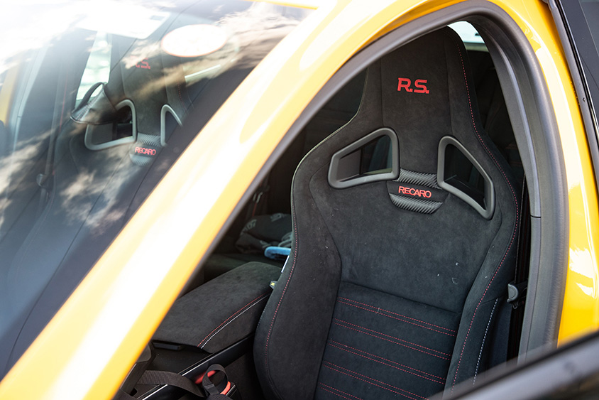 ルノー・メガーヌR.S.トロフィー　助手席