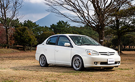 祖父の形見が人生の相棒に。10年以上かけて愛情を注ぎ込んだトヨタ・プラッツ