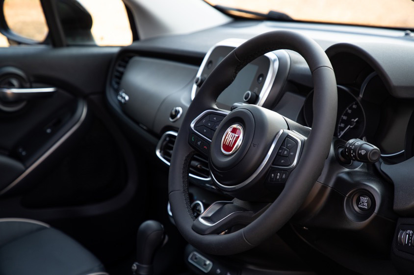 愛車出張取材会　フィアット500X