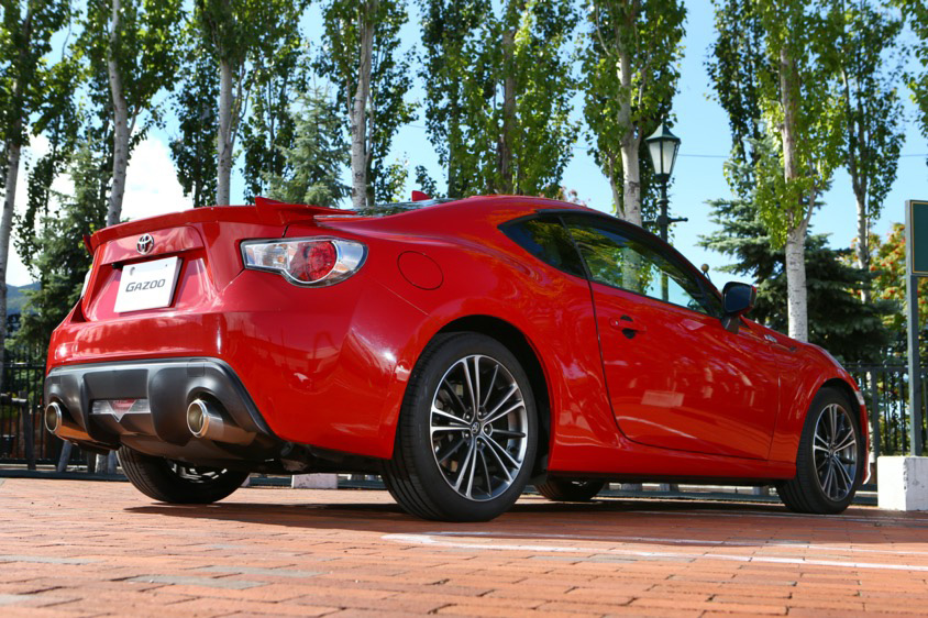 代女性オーナーが86で叶えた幼少期からの夢 真っ赤なスポーツカーに乗りたい 取材地 北海道 トヨタ自動車のクルマ情報サイト Gazoo 代女性オーナーが86で叶えた幼少期からの夢 真っ赤なスポーツカーに乗りたい 取材地 北海道 トヨタ自動車のクルマ情報サイト Gazoo